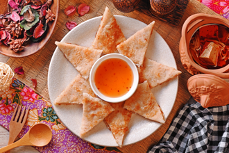 月亮蝦餅不是台灣人發明的？百萬網紅曝真相：這美食也非泰國菜