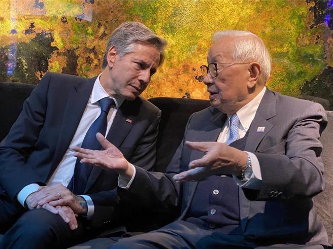 台积电创办人张忠谋与美国国务卿布林肯双边会谈。图／APEC台湾代表团提供