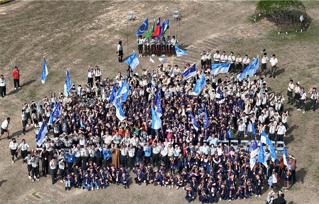 金门全县童军第36次大露营自15日起至17日止，一连3天在林务所营地盛大展开，合计共有552位童军热情参与。(图／金门县教育处提供)