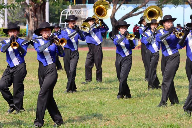 高雄高商乐旗队排练展现吹奏默契（图片来源：高雄市新闻局提供）
