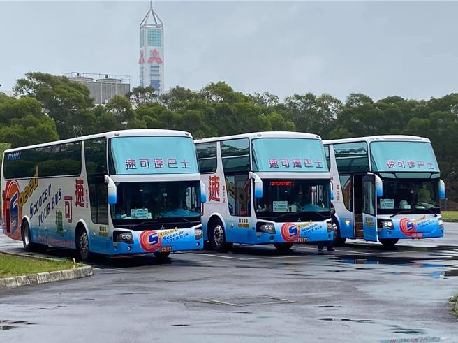 南投县政府18日起持续2个月的周六日9：00~17：45，提供鹿谷茶业文化馆到溪头双向对开免费接驳服务。南投县政府提供