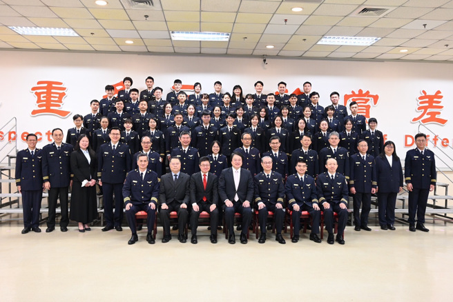 现场毕业班大合照。（内政部提供）