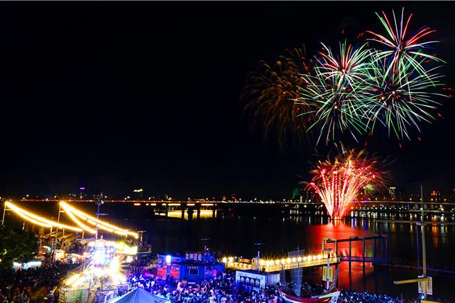 台北以大稻埕夏日节等精彩活动串联四季，随时准备迎接国内外旅客到来。（黄敬文翻摄）