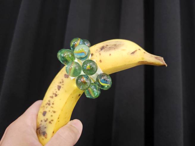 受刑人在监所内「入珠」，彼此还会相互比拚。(游定刚拍摄/示意画面)