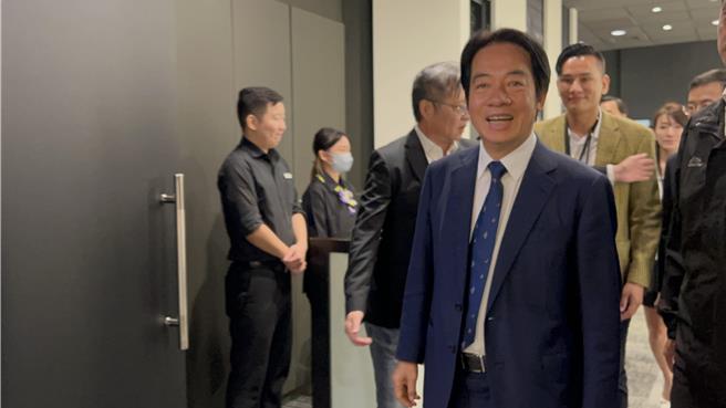 被问到民眾党这2问题 赖清德「呵呵呵」笑了。（曾薏苹摄）