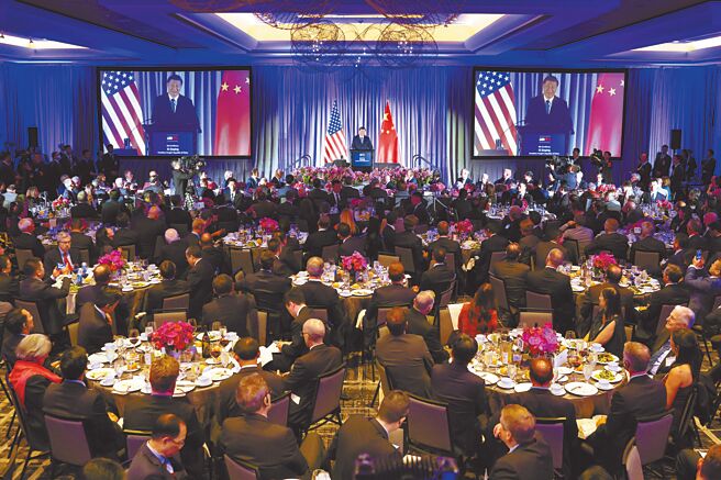 中国国家主席习近平在美国旧金山出席美国友好团体联合举行的欢迎宴会并发表演讲。 图／中新社