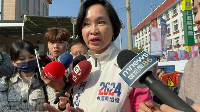 國民黨智庫執行長柯志恩直說，統計學來說，所謂誤差範圍就是正負3％，然而民眾黨硬是要讀「我們說要讓步6％」，但無論如何藍營還是希望藍白合，但她直言11月24日最後登記截止前都有任何變數。（柯宗緯攝）