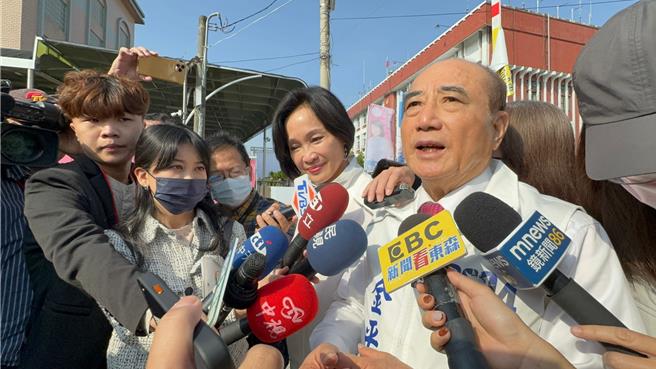 立法院前院長王金平則表示，現在還沒有到發表最後結果的時候，所以大家耐心的等待，民眾黨有意見的話，雙方就再繼續磨合看看，大家總是有共同的目標，看怎麼樣做才是最圓滿。（柯宗緯攝）