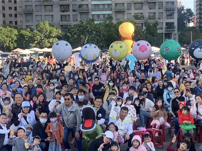 立法委員張廖萬堅連續9年舉辦「幸福親子童樂會」活動，盼透過活動傳達自己的教育理念與政見。(張廖萬堅提供)