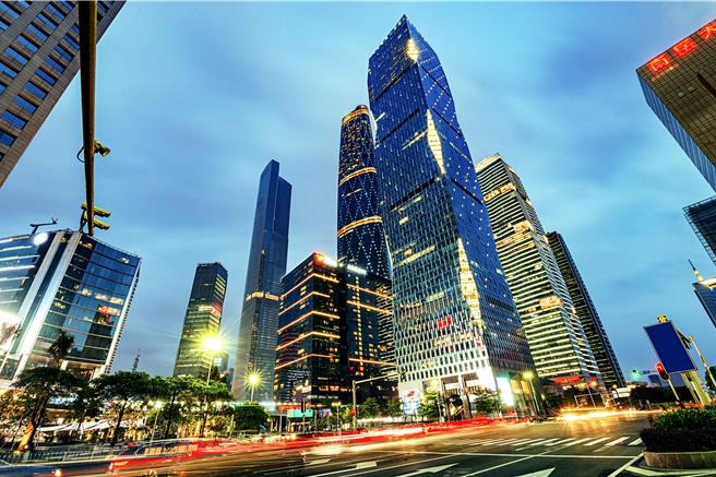 上海交通大学17日发布《全球城市产业创新指数报告》，深圳拿下全球产业创新能力最强城市，并与旧金山、北京、纽约和伦敦共列前5。（shutterstock）