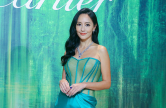 關穎戴百萬珠寶參加婚禮慘出包 狼狽嘆「痛到不想動」