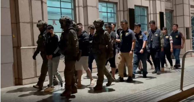 新北市三峽區29歲陳姓男子以刺青店作為掩護，逼迫未成年少女依依（化名）賣淫，近日遭警方逮捕。（圖／翻攝畫面）