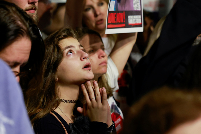 哈玛斯扣押约240名人质迄今数星期，美国总统拜登与卡达国王讨论相关事宜时强调人质有立即获释的迫切需要。(图/ 路透社)