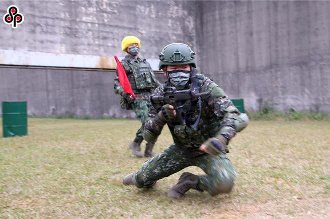教育部统计，到目前仅46个学生学生申请就学服役3＋1方案。（本报资料照片）