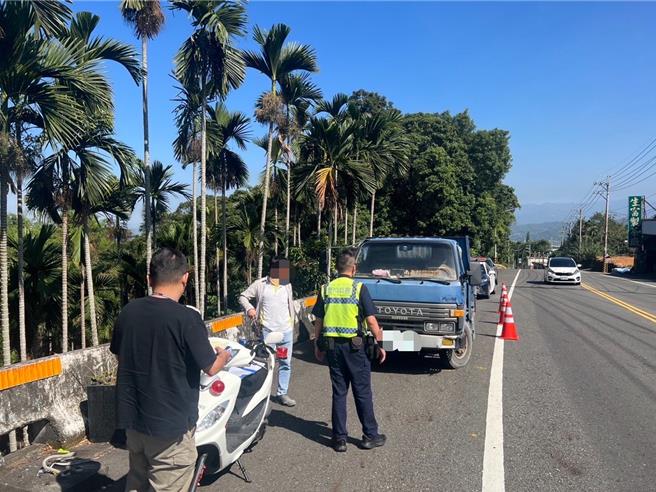 南投警分局主动拦查进入名间乡与南投是砂石车，18日1天就查获5起非法载送废土砂石车移送法办。南投警分局提供