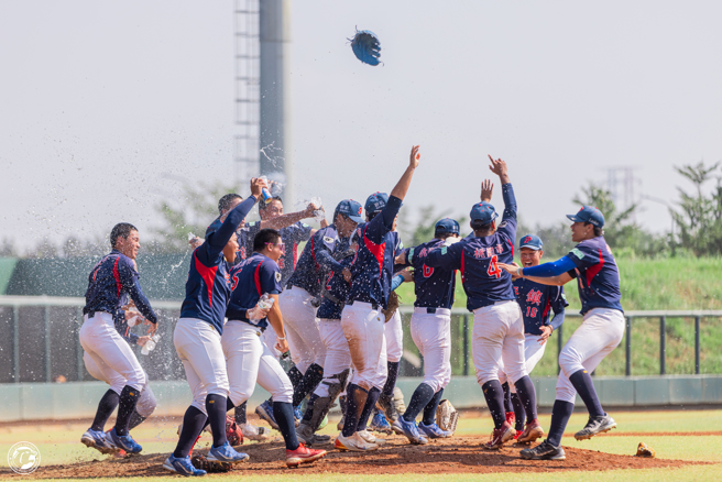 平鎮高中奪下第11屆中信盃黑豹旗冠軍。（中華棒協提供）