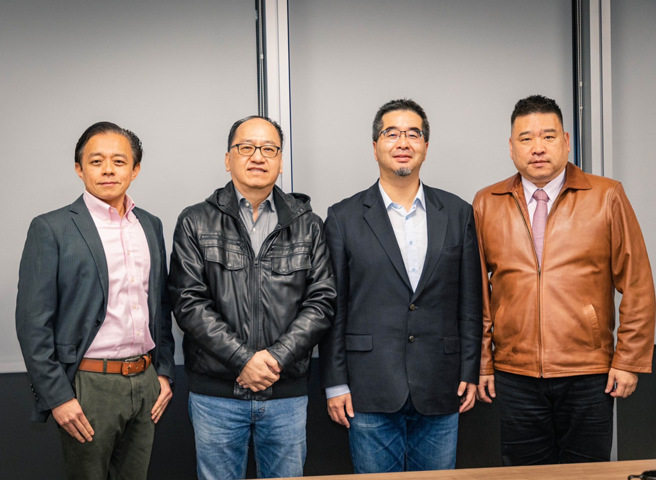 前總統馬英九、國民黨、民眾黨17日各自派出3名民調專家展開討論。左一為文化大學教授莊伯仲。（國民黨提供）