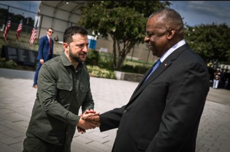 美防長奧斯汀訪烏克蘭 強調將繼續支援抗俄