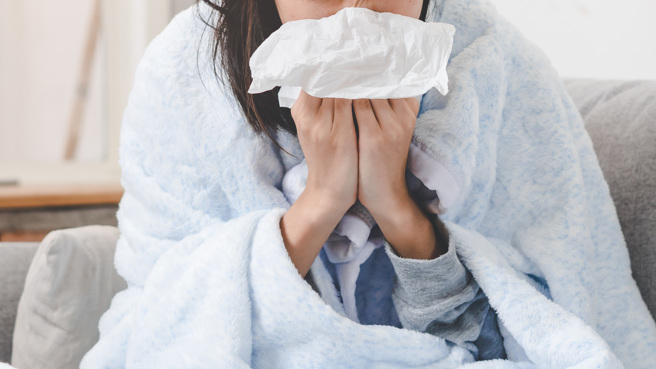 医师陈敬伦表示，病毒才是感冒的主因，造成上呼吸道感染引起急性症状。（图／示意图，达志影像）