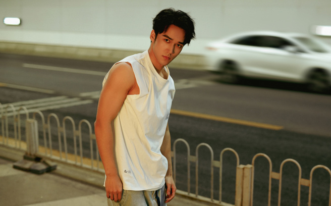 陈牧驰被爆男男恋。(图/陈牧驰 微博)
