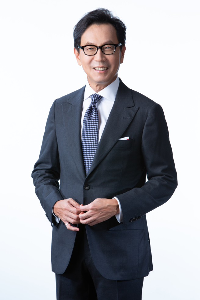 蔡明忠先生長期以來秉持父親蔡萬才總裁「取之於社會，用之於社會」精神，長期關心教育、幫助弱勢、回饋社會。(照片/東海大學提供)