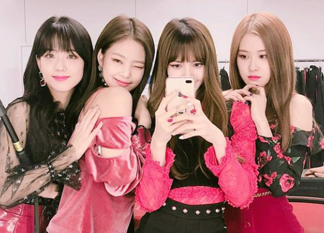 BLACKPINK續約問題引起全球粉絲關注。（圖／Lisa  IG）