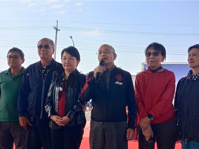 前台纸董事长许良宇意外早逝，父母许景堂与李碧虹捐出爱子遗产1.2亿，在东势家乡兴建「许良宇图书馆」。（陈淑娥摄）