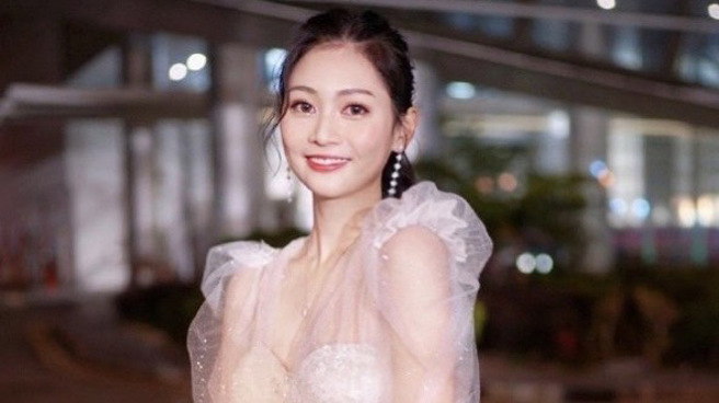 港星郭柏妍演出疑似走光。(图／郭柏妍 微博)