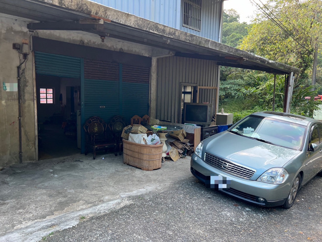 警方发现嫌犯车辆行踪，循线前往新店区北宜路3段附近查缉。（图 / 刘咏韵翻摄）