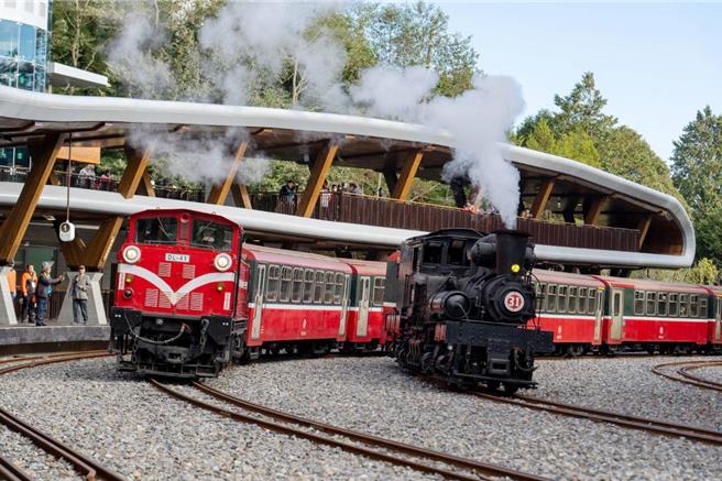 今祝山车站正式启用，百年蒸机Shay31号化身迎宾列车载客停靠。（林铁及文资处提供∕吕妍庭嘉义传真）