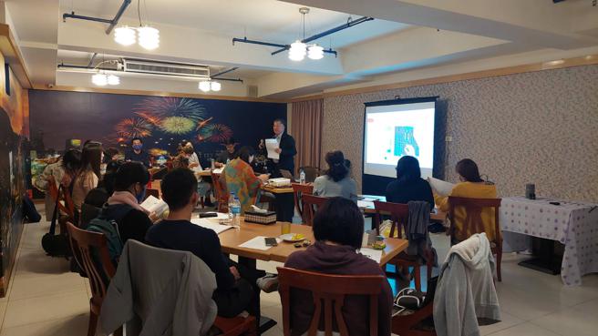 中小企銀前董座黃潤達談創業的財務金融（圖片來源：高雄市客家事務委員會提供）