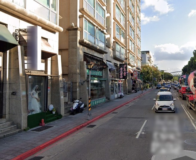 此路段旁都是槟榔摊，突然看到还会以为是槟榔西施。（翻摄google地图）