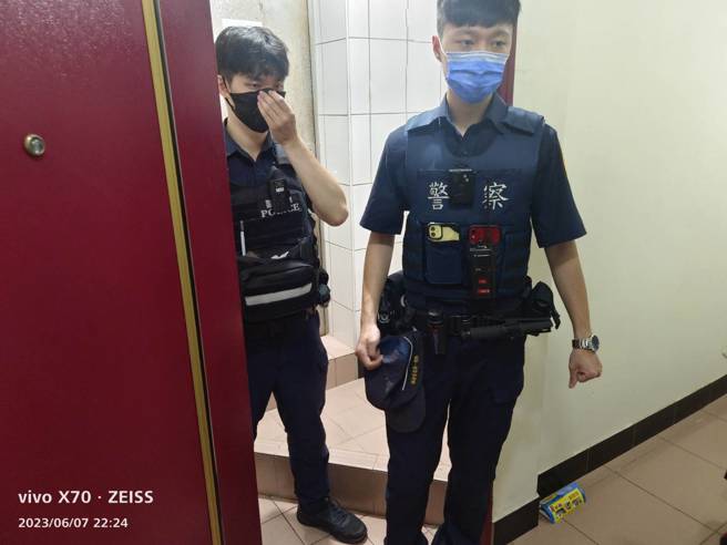 警方协助侦办疑似弃养致宠物死亡案件。（图／动保处提供）