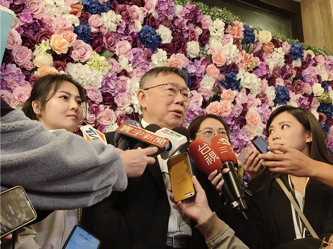 民眾党总统参选人柯文哲19日喊以民眾党总统参选人身分参选到底，柯文哲20日回应，如果在野要整合，要整合出最强的胜选团队去比赛。（赖佑维摄）