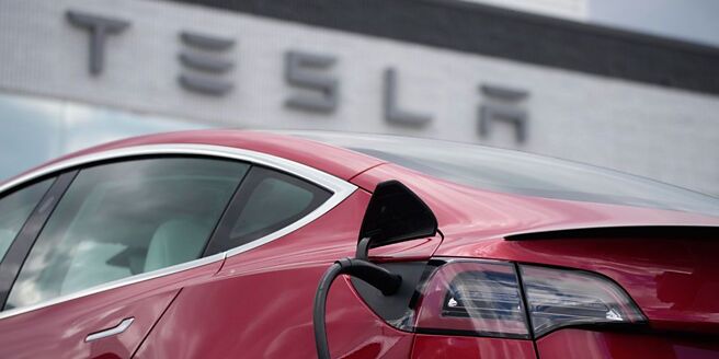 钱诺斯近年将目标转向特斯拉，自2016年开始做空特斯拉，不料这回却踢到铁板。图／美联社