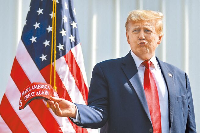 美国前总统川普再次参与总统大选，在竞选活动中扬言，如果当选要撤销印太经济架构。（路透）