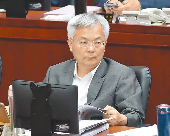 台北市议员质询警察局长张荣兴（见图），指北市警风纪案件连环爆，张荣兴随即召开风纪检讨座谈会，要求务必「警纪警办、自检速办、断然汰除」。（本报资料照片）