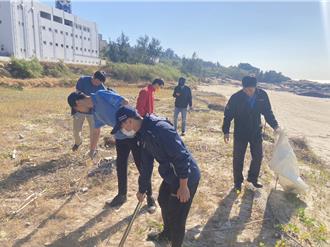 台電金門塔山電廠聯合淨灘 清除730公斤垃圾維護美麗海岸