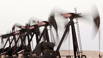 OPEC＋傳擴大減產 油價急彈