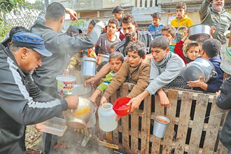 以官員：戰後讓迦薩居民移居國外