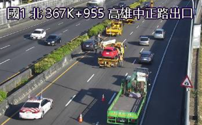 现场事故画面。（ 翻摄画面/ 截自「高速公路1968」）