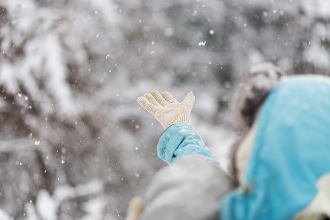明（22）日是24节气之一的小雪，可以放置盐灯或多吃黑色食物，有助于开运。（示意图／达志影像）