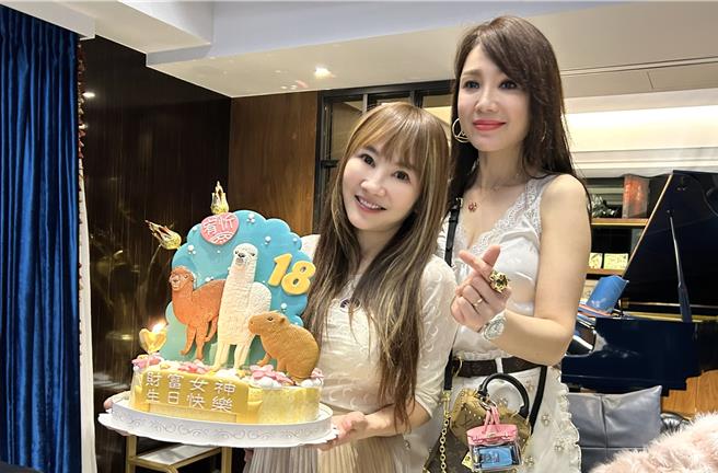 王宥忻日前举办生日派对，好友海伦清桃出席。(固力狗提供)