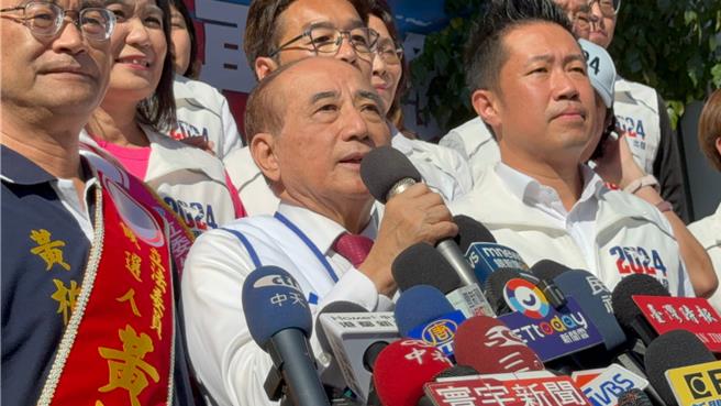 前立法院长王金平也意有所指说，国家掌舵者也一定要稳健，不能朝三暮四。此番话也被解读再向柯文哲喊话。王也强调，「还没到最后关头，门还没关起来」。（柯宗纬摄）