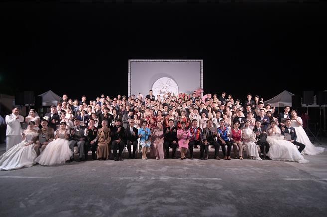 花莲县府举办结婚，受到新人欢迎。但县议员提醒两性平权重要性（本报资料照片）