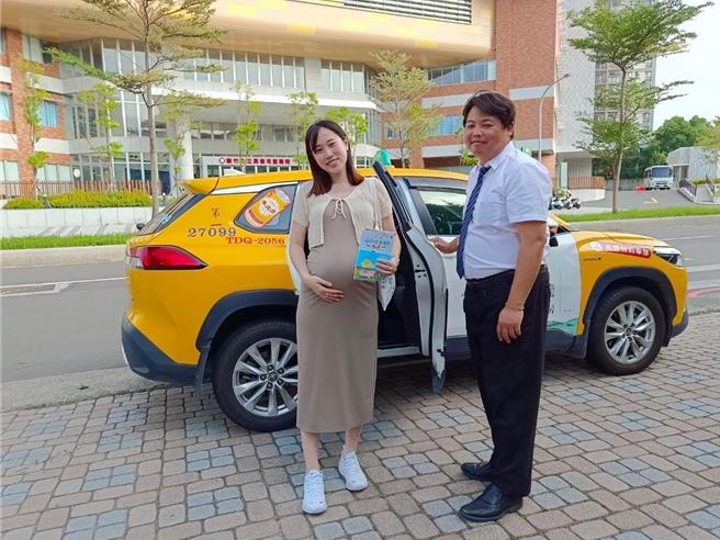 新竹市政府好孕专车乘车券在放宽申请条件取消所得税率20％以上无法申请的限制，截至今年10月底，使用率较去年同期提升50％。（新竹市政府提供／陈育贤新竹传真）