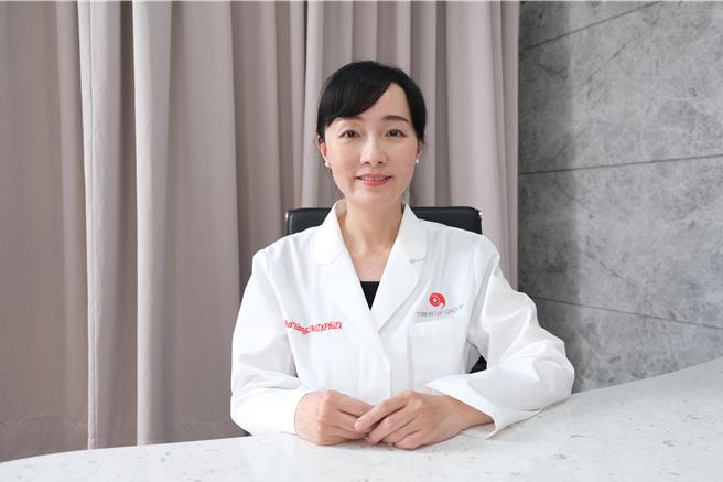 艾微芙国际生殖医学中心机构主持人杨文瑞医师杨文瑞指出，当人处于极大的压力下会释放压力贺尔蒙，不利于生殖细胞的健康度、胚胎的养成和胚胎的着床。（东元医院提供／邱立雅竹县传真）