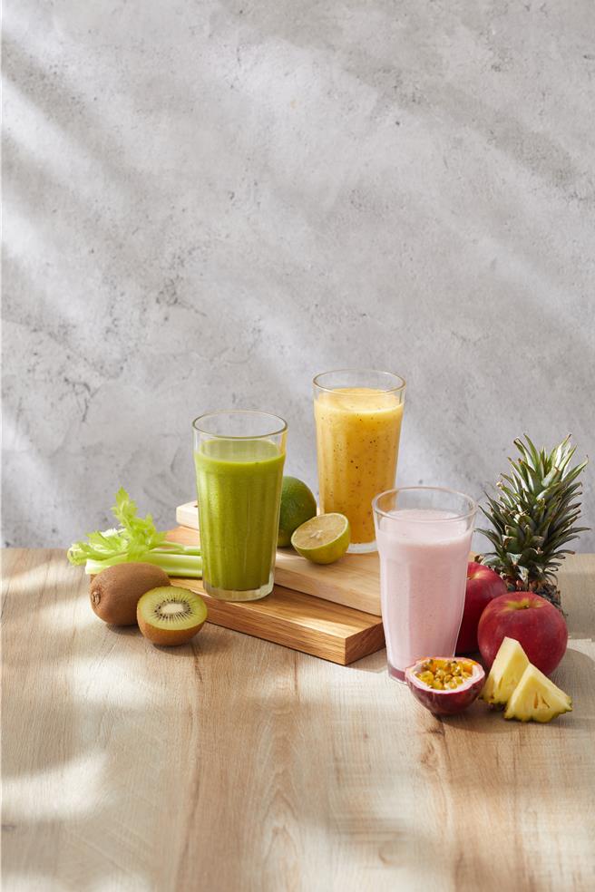 无印良品希望满足消费者蔬果摄取量，于高雄大立旗鑑店独家贩售3款现打果昔。（无印良品提供／朱世凯台北传真）