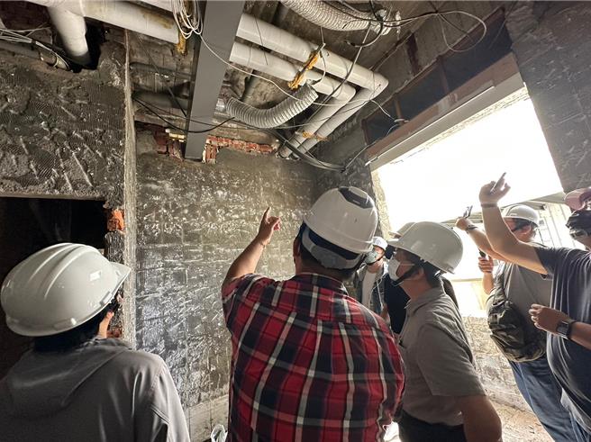 环保局修缮老旧公厕，打造乾净如厕环境。（花莲县环保局提供／王志伟花莲传真）