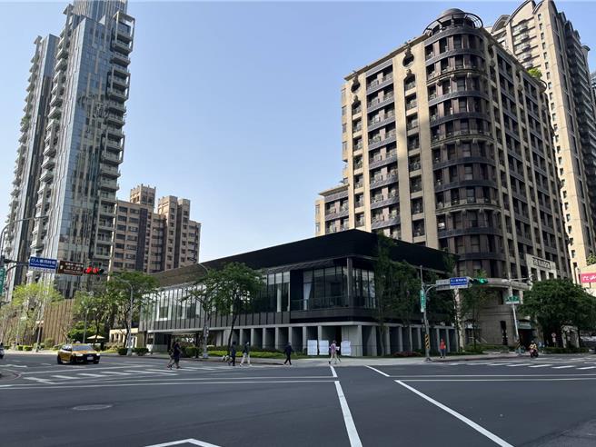 新北市地政局表示，因有多笔单价80万元以上的预售屋成交，板桥第3季成交均价较上季上涨10％。（新北市地政局提供）